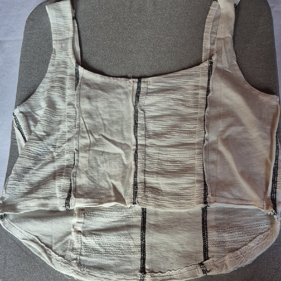 POL Tank Tops, One White One Black Size M - Picture 4 of 6